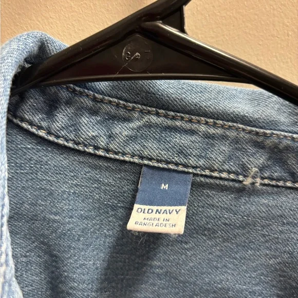 Old Navy Light Blue Oversized Denim Shirt - Picture 2 of 3